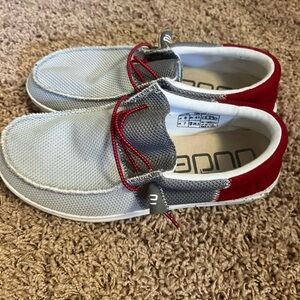 Hey Dudes, tried-color Wally.  Mens size 8.  Great condition!